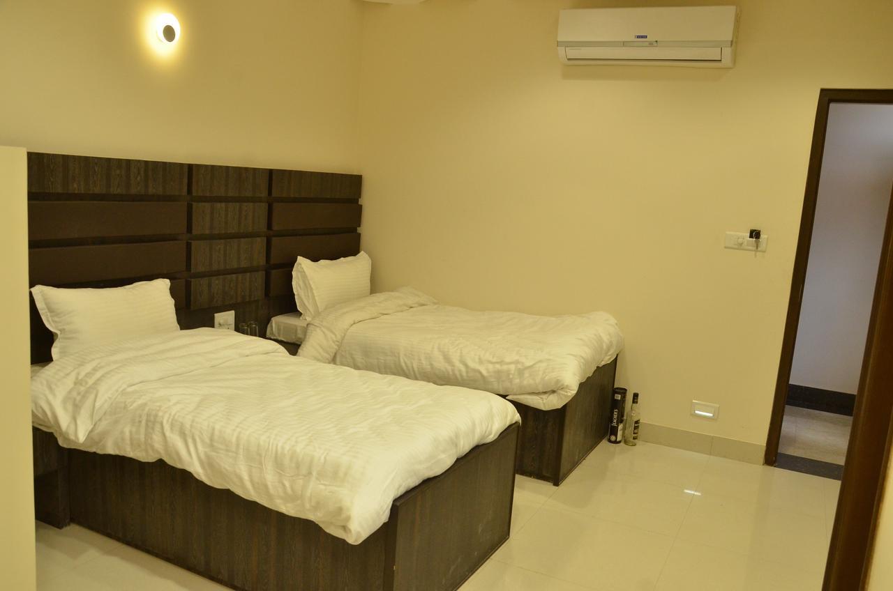 Hotel Bellevue Inn Gangānagar Dış mekan fotoğraf